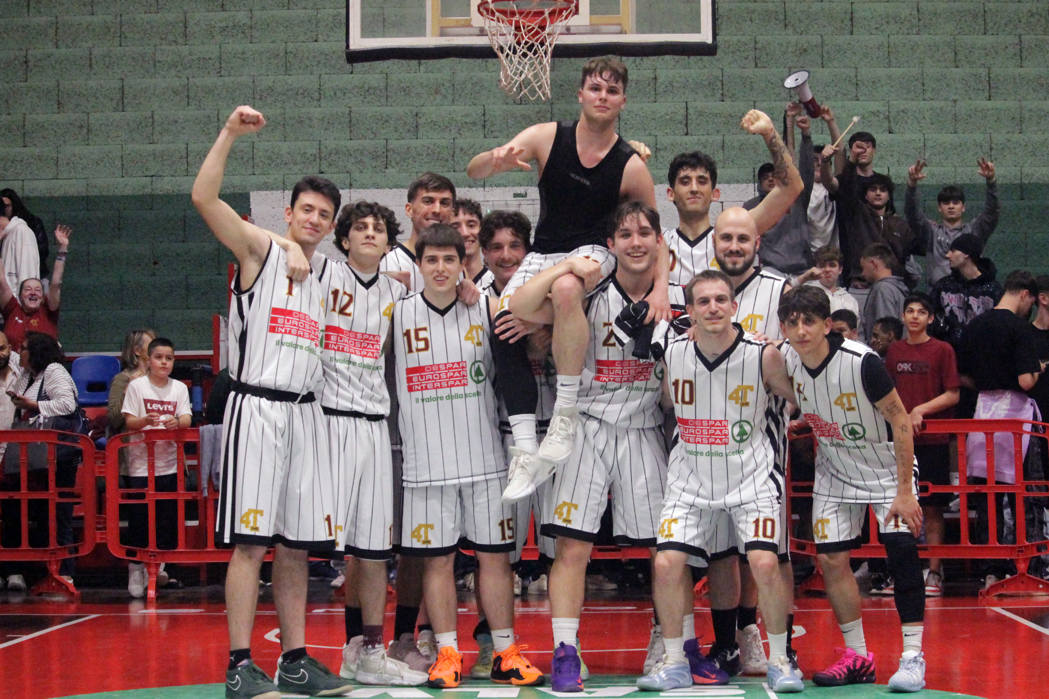 DR3, al cardiopalma la Despar supera il Basket Estense: in semifinale playoff c’è Galliera